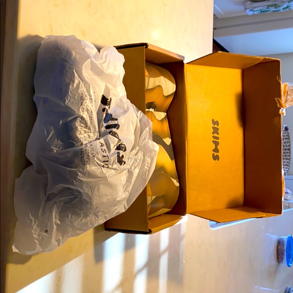 SKIMS S/M cozy knit wrap top smoke color